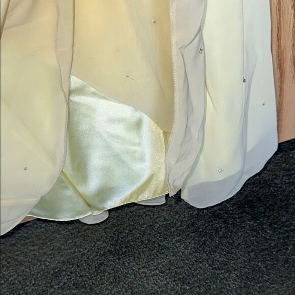 P’Zazz Prom beaded Elegant Yellow Prom Gown Size 6 - Picture 12 of 14